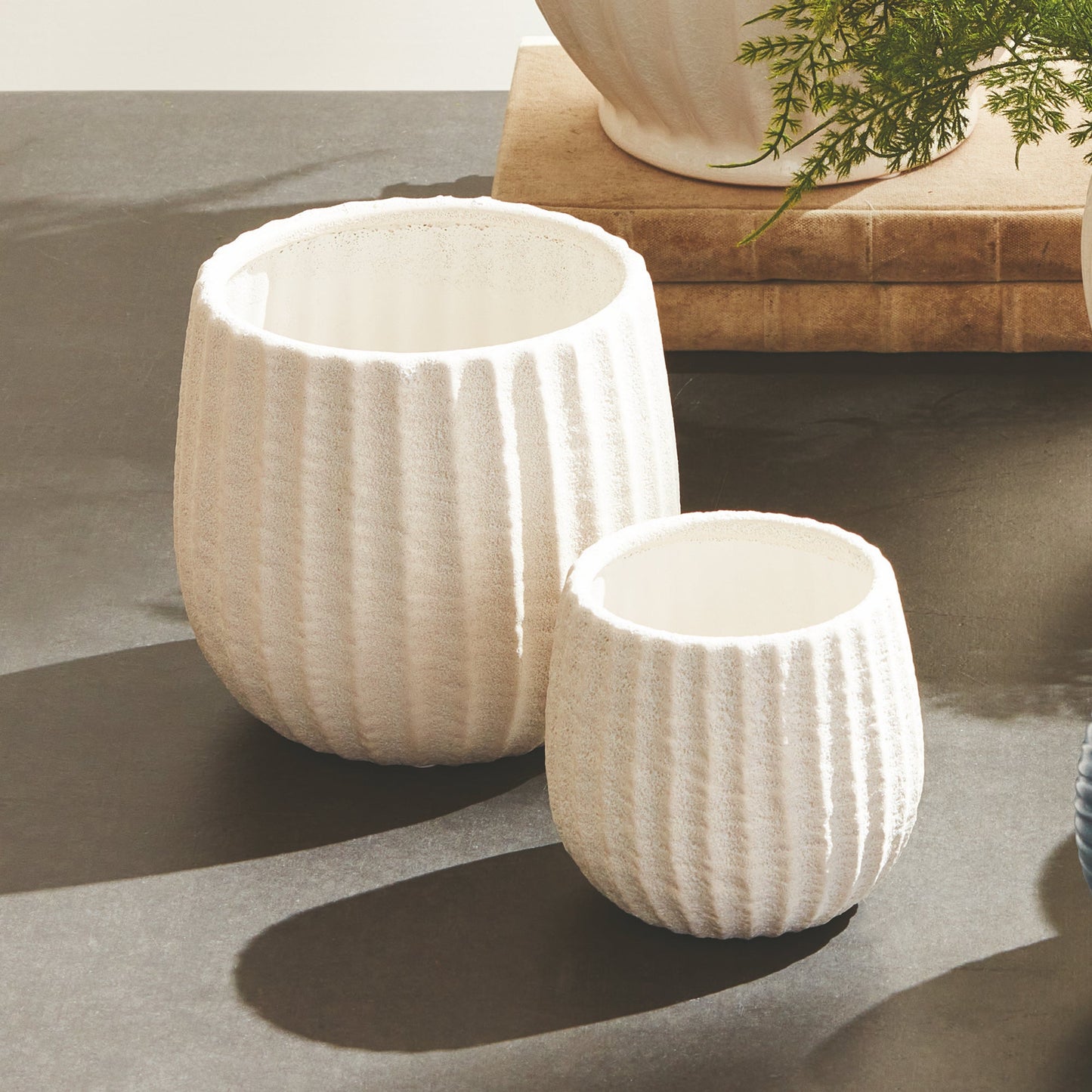 Pot - Ribbed, White Curved