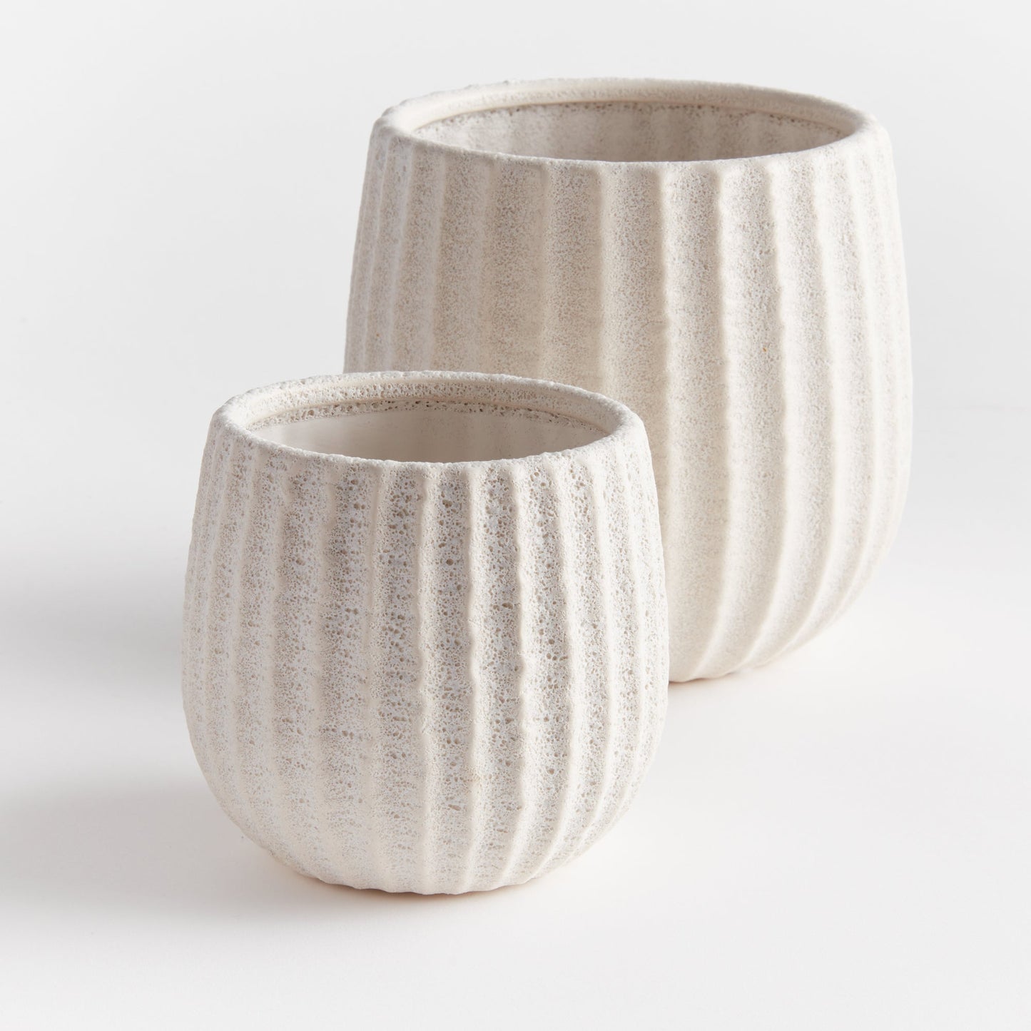 Pot - Ribbed, White Curved